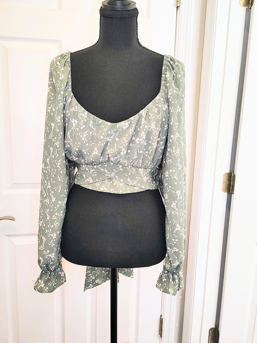 Altar'd State Green Floral Crop Long Sleeve Blouse Cottagecore Garden Fairy XL